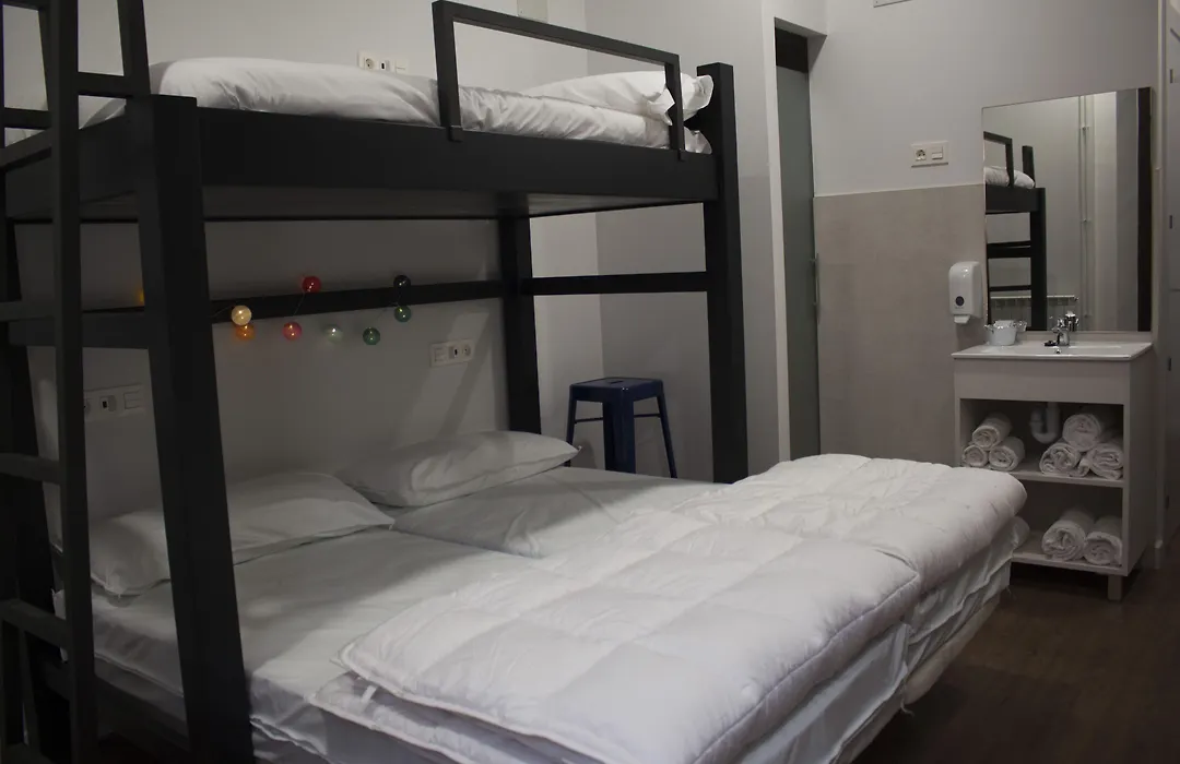 Quartier Leon Hostel Jabalquinto-1