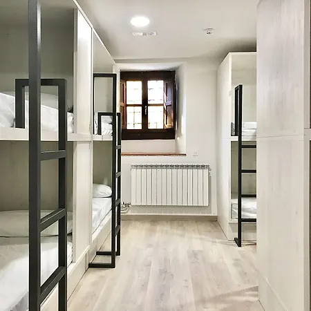 Quartier Leon Hostel Jabalquinto-2