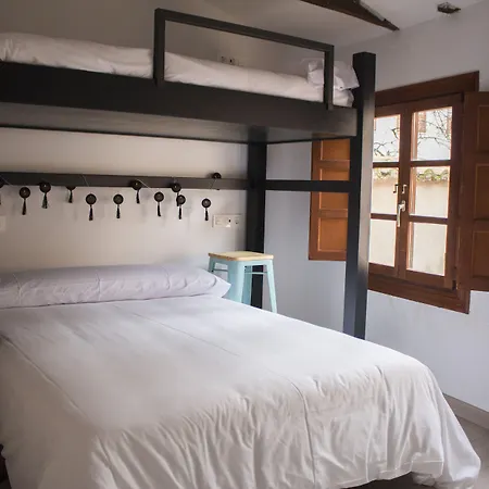 Quartier Leon Hostel Jabalquinto-3